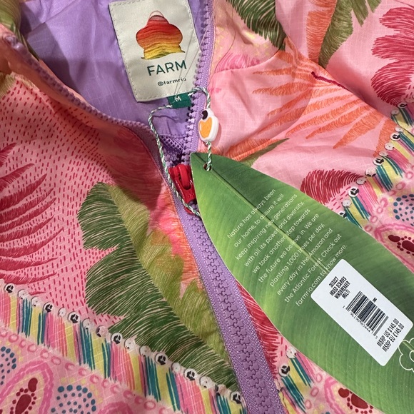 Mixed Scarves Windbreaker. Vibrant prints and flowing cuts inspired by Brazil. - Picture 8 of 8